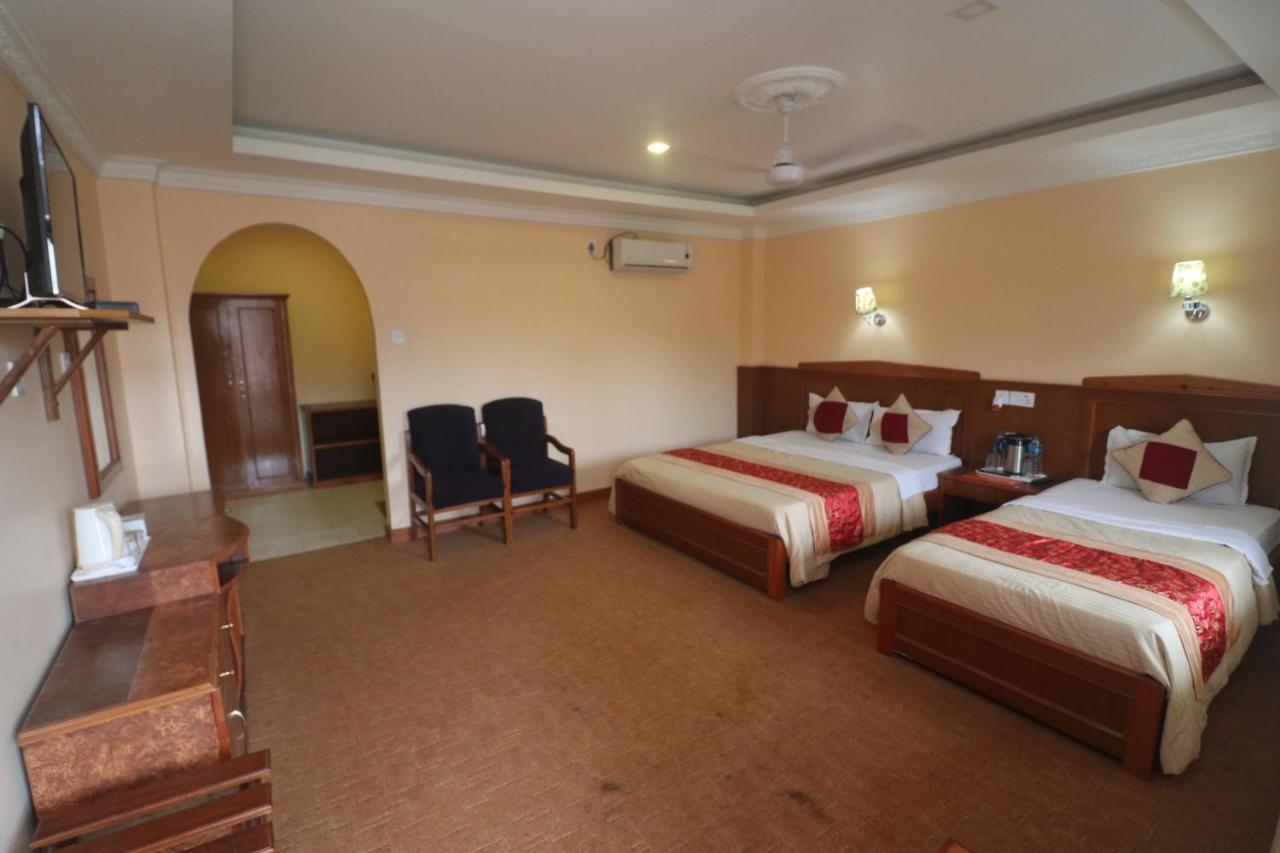 Hotel Wildlife Camp Sauraha Exterior foto