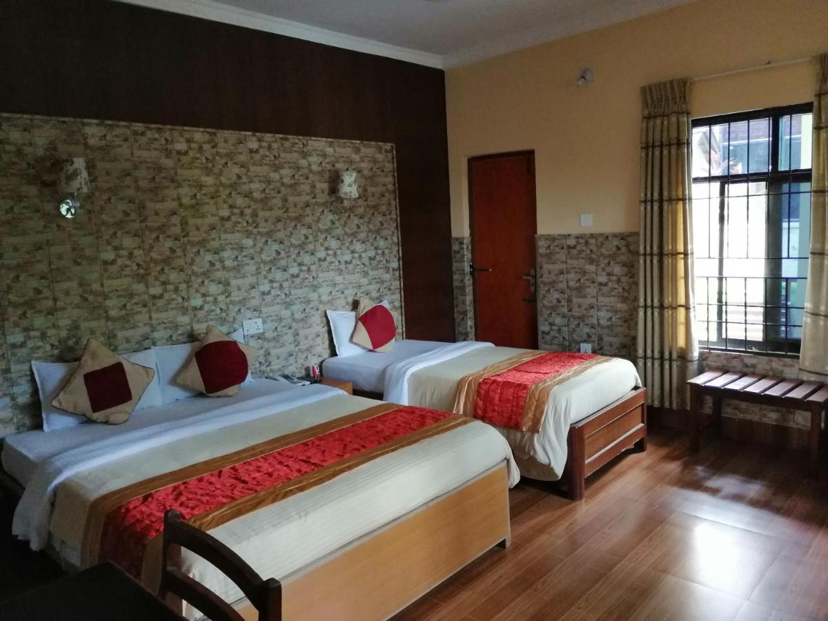 Hotel Wildlife Camp Sauraha Exterior foto