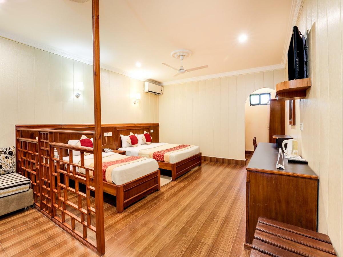 Hotel Wildlife Camp Sauraha Exterior foto