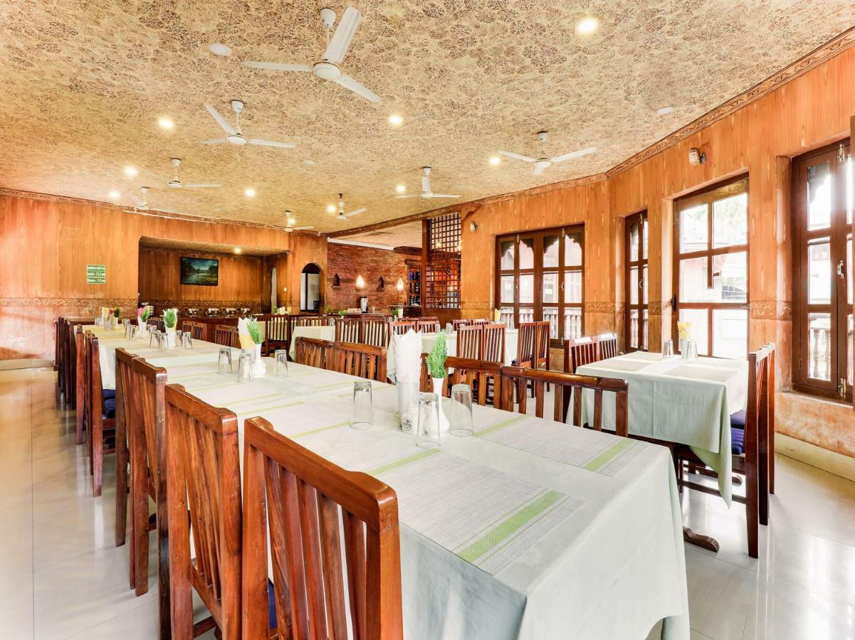 Hotel Wildlife Camp Sauraha Exterior foto