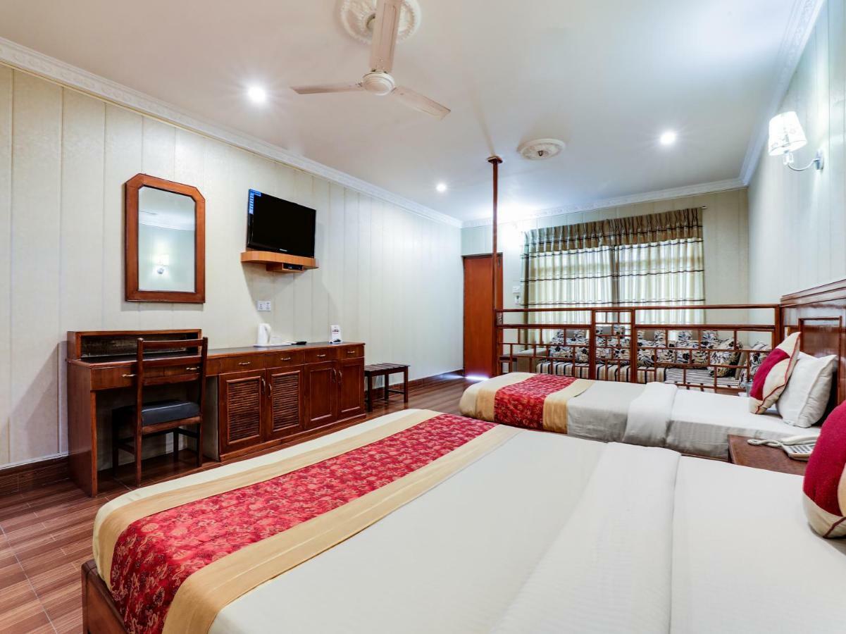 Hotel Wildlife Camp Sauraha Exterior foto