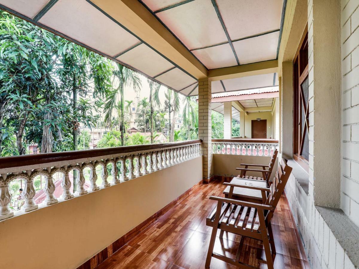 Hotel Wildlife Camp Sauraha Exterior foto
